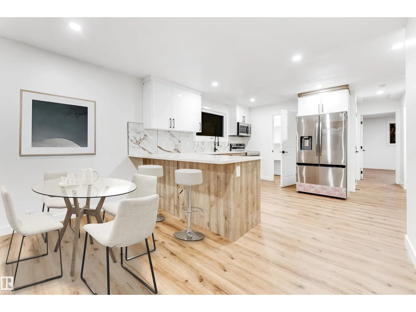 4616 32 AV NW