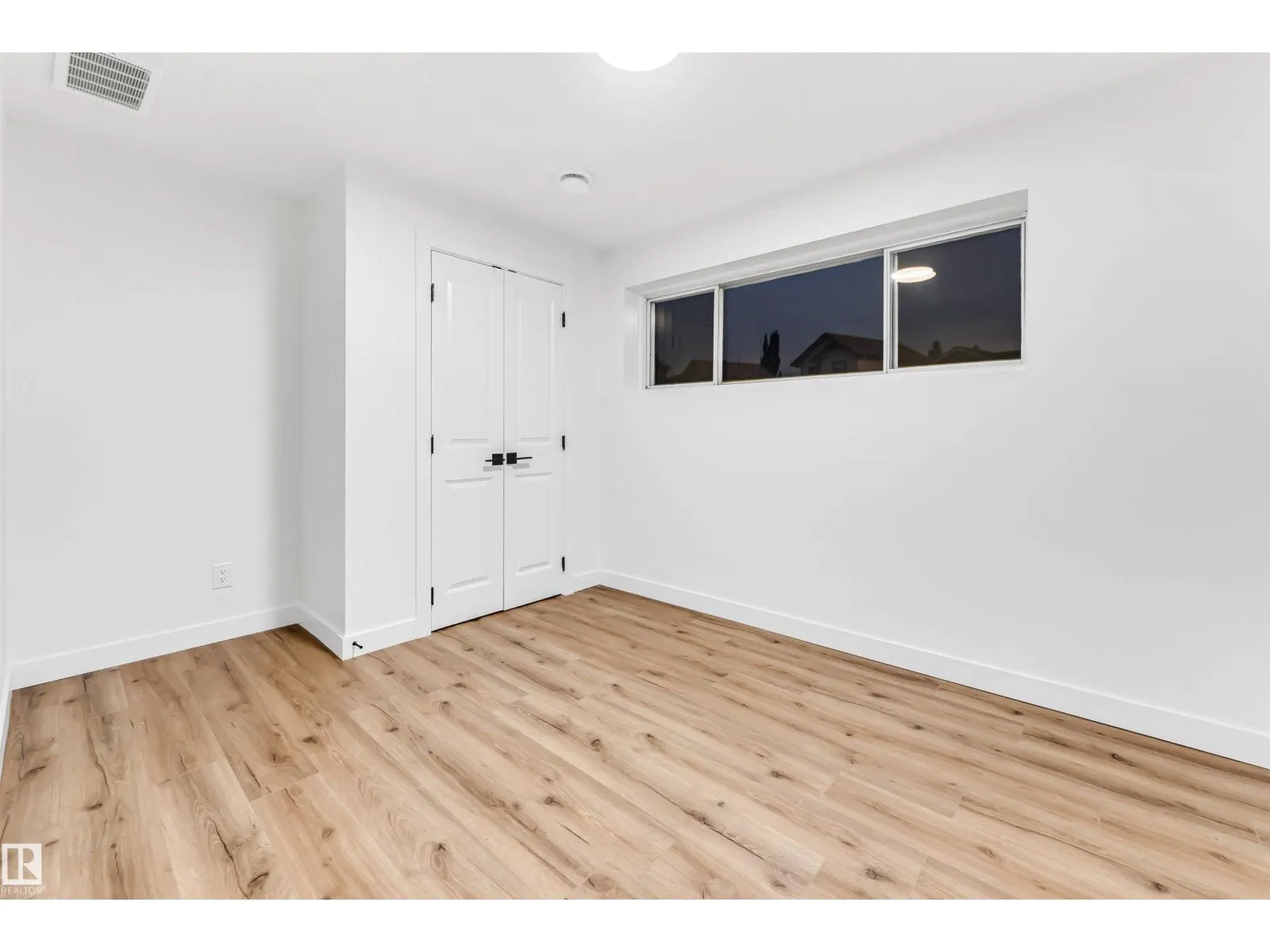 4616 32 AV NW