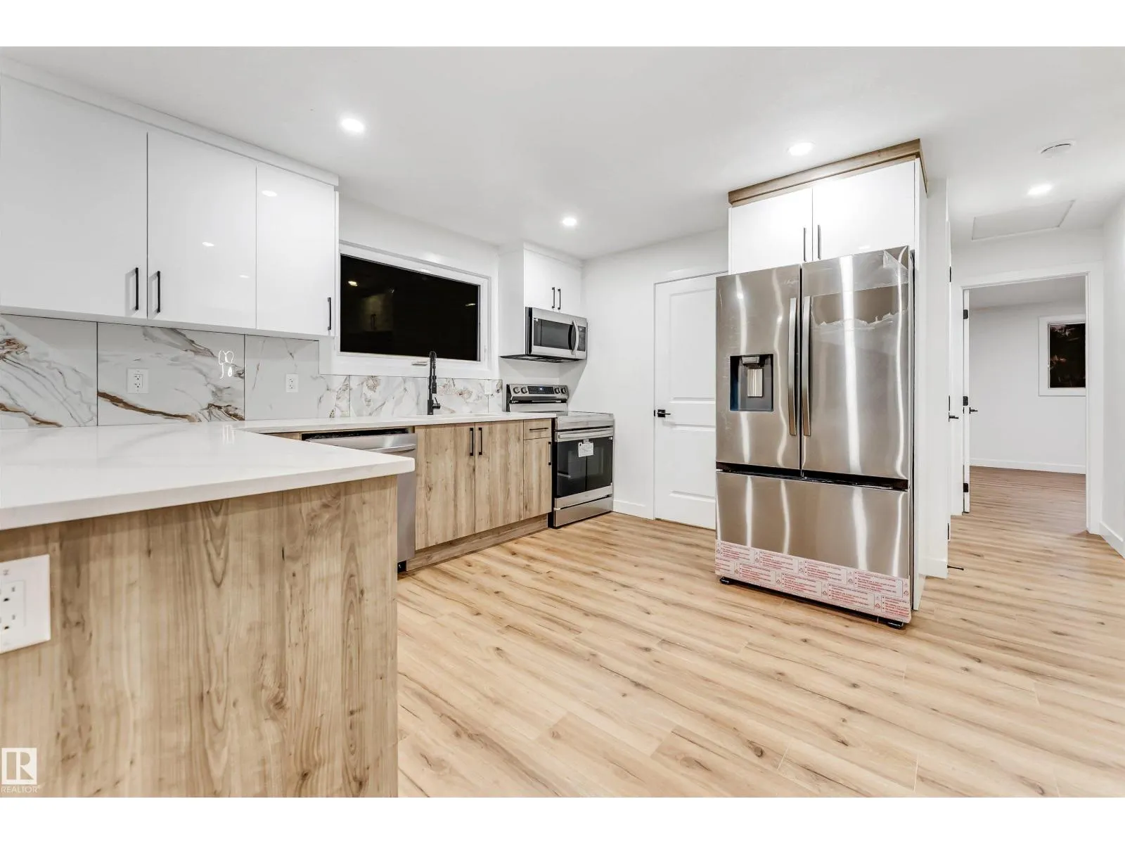 4616 32 AV NW