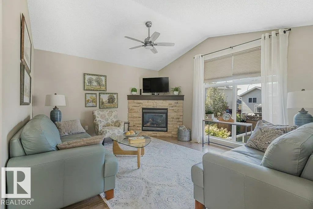 19 HILLDOWNS DR