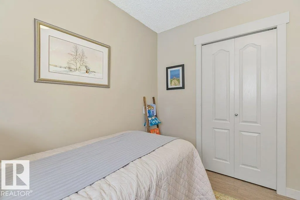 19 HILLDOWNS DR