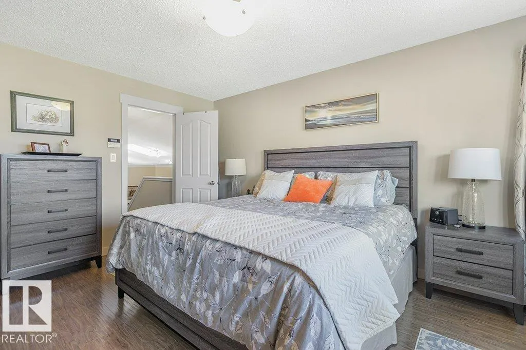 19 HILLDOWNS DR
