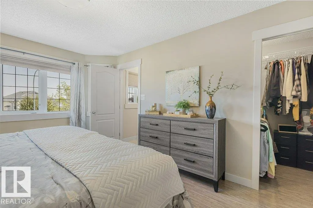19 HILLDOWNS DR