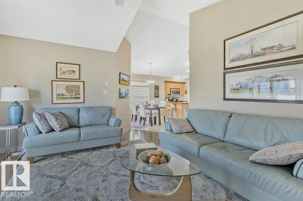 19 HILLDOWNS DR