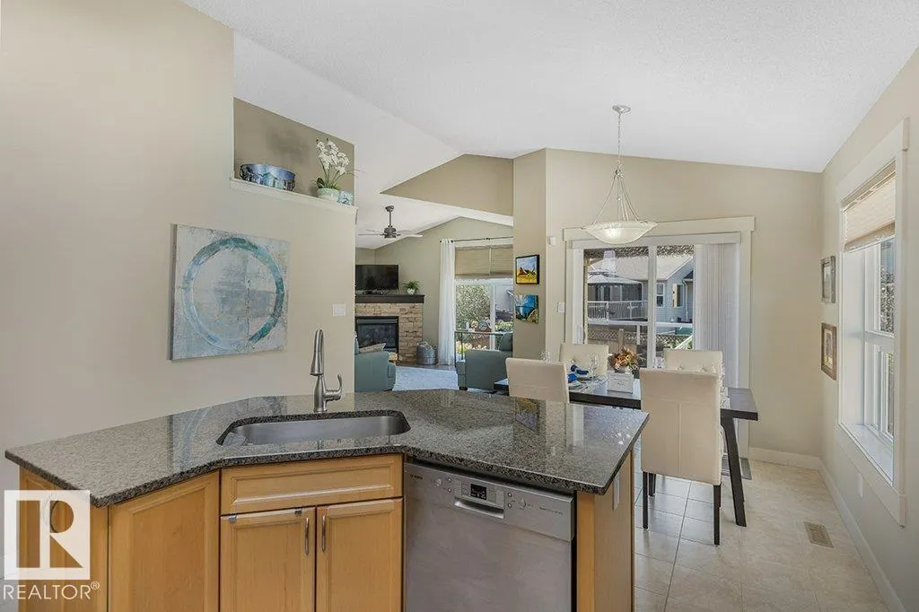 19 HILLDOWNS DR