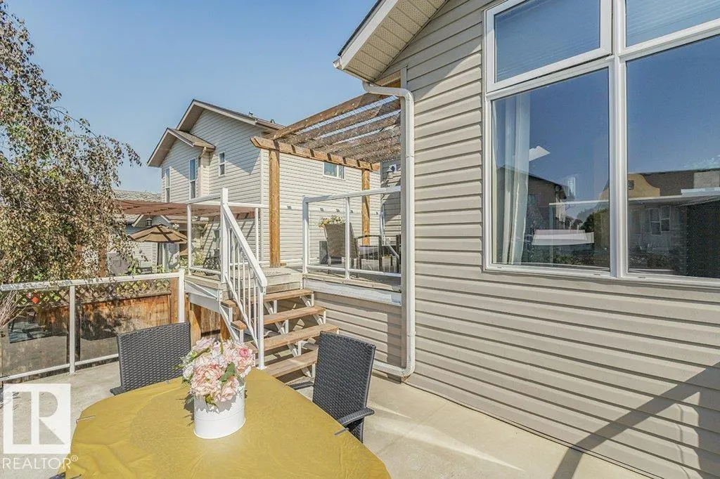 19 HILLDOWNS DR