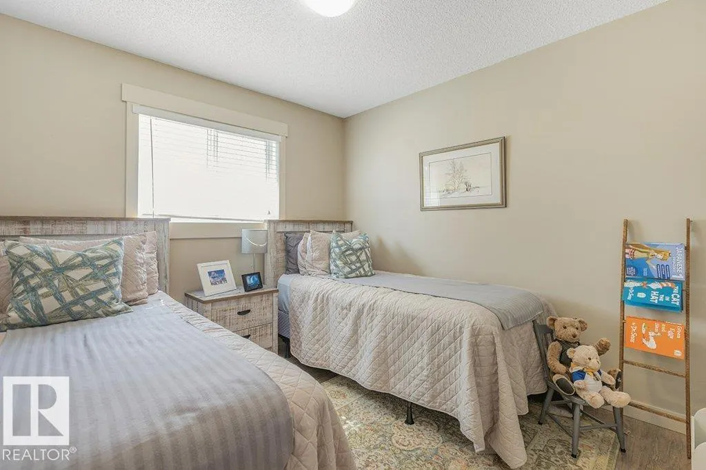 19 HILLDOWNS DR