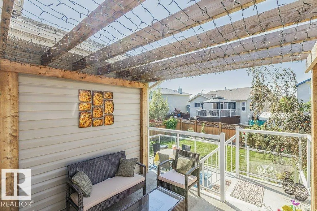 19 HILLDOWNS DR