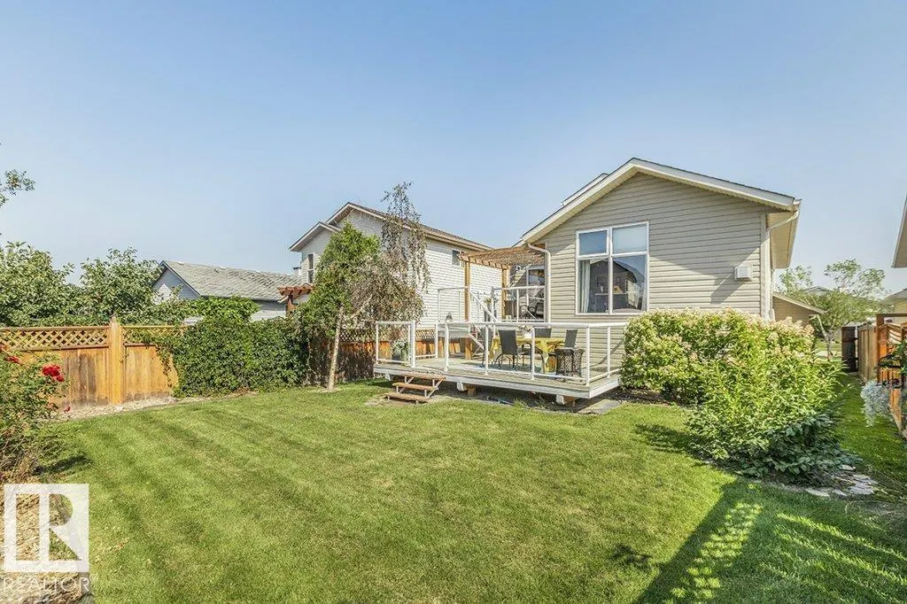 19 HILLDOWNS DR