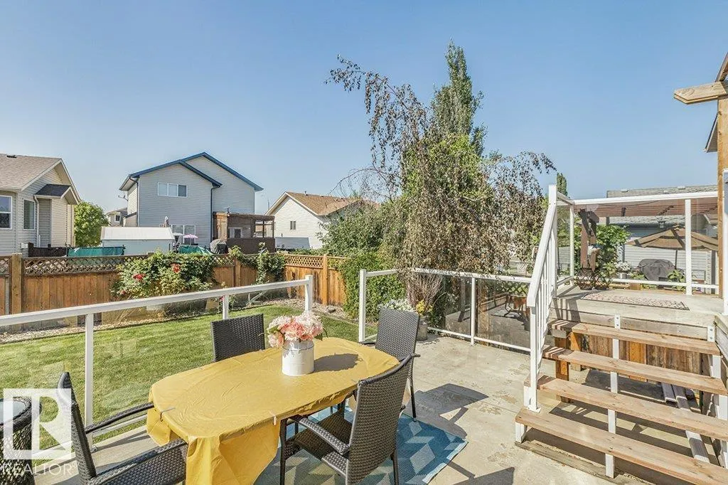 19 HILLDOWNS DR