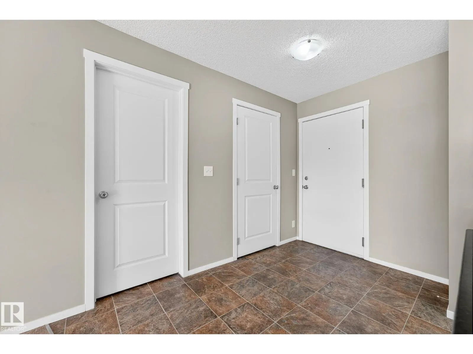 #204 5810 MULLEN PL NW