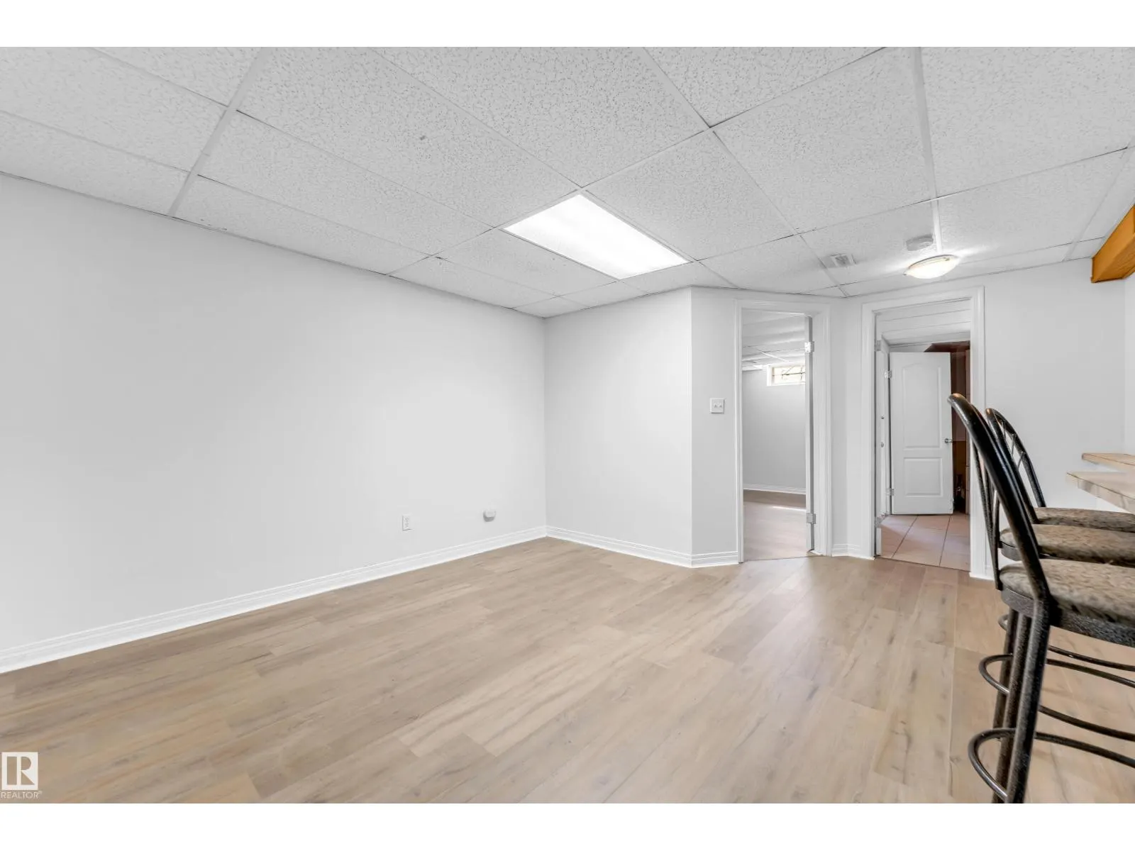 4240 86 ST NW