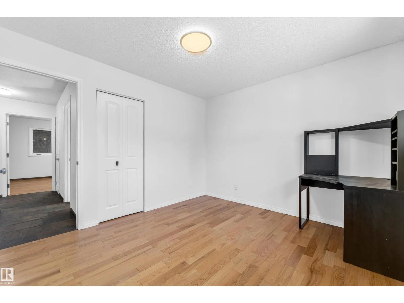 4240 86 ST NW