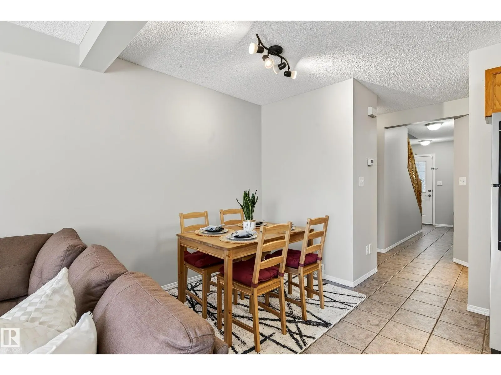 #24 14603 MILLER BV NW