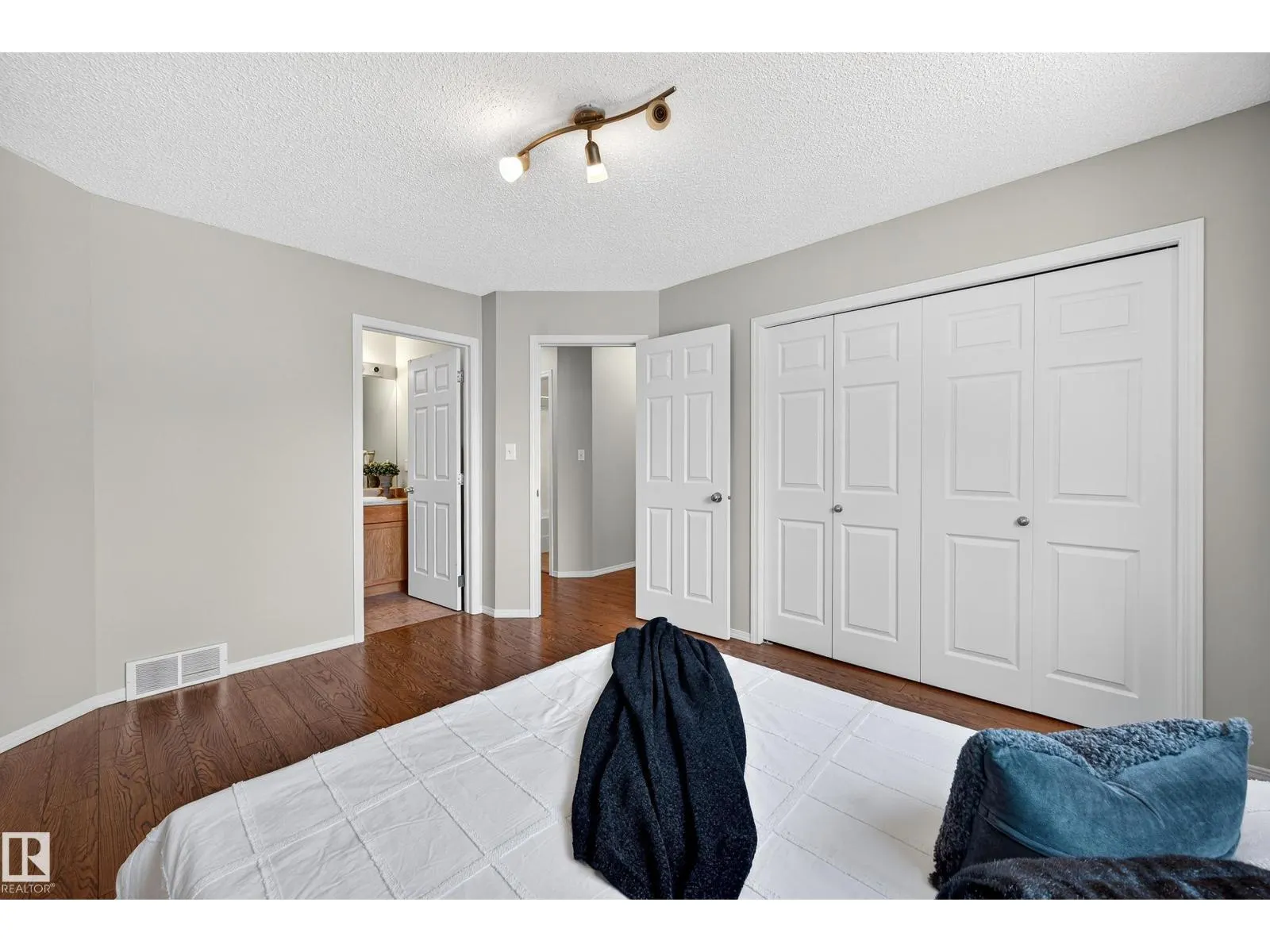 #24 14603 MILLER BV NW