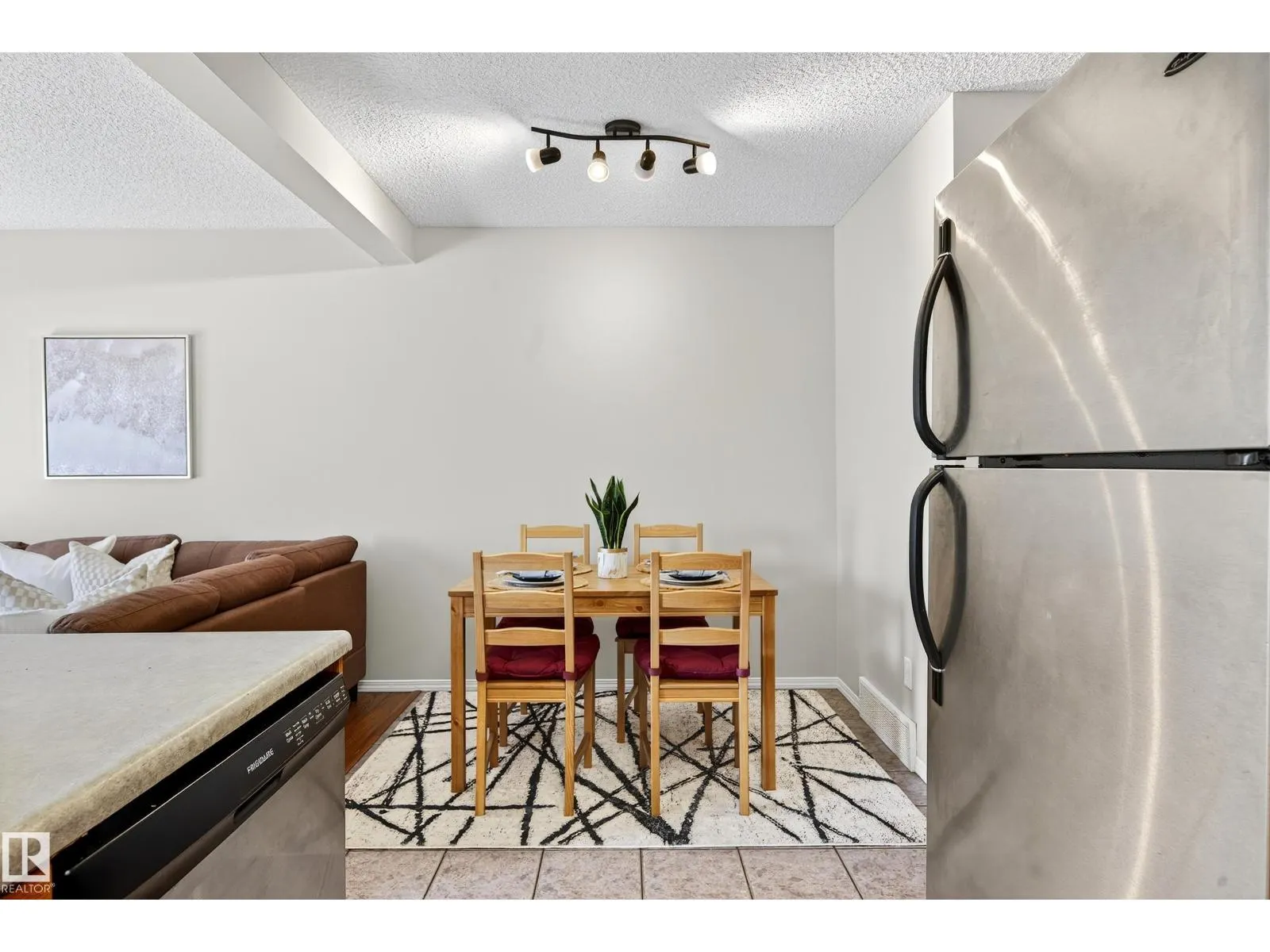 #24 14603 MILLER BV NW
