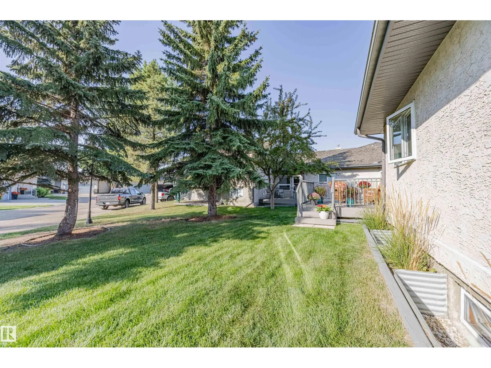 #128 215 BLACKBURN E SW