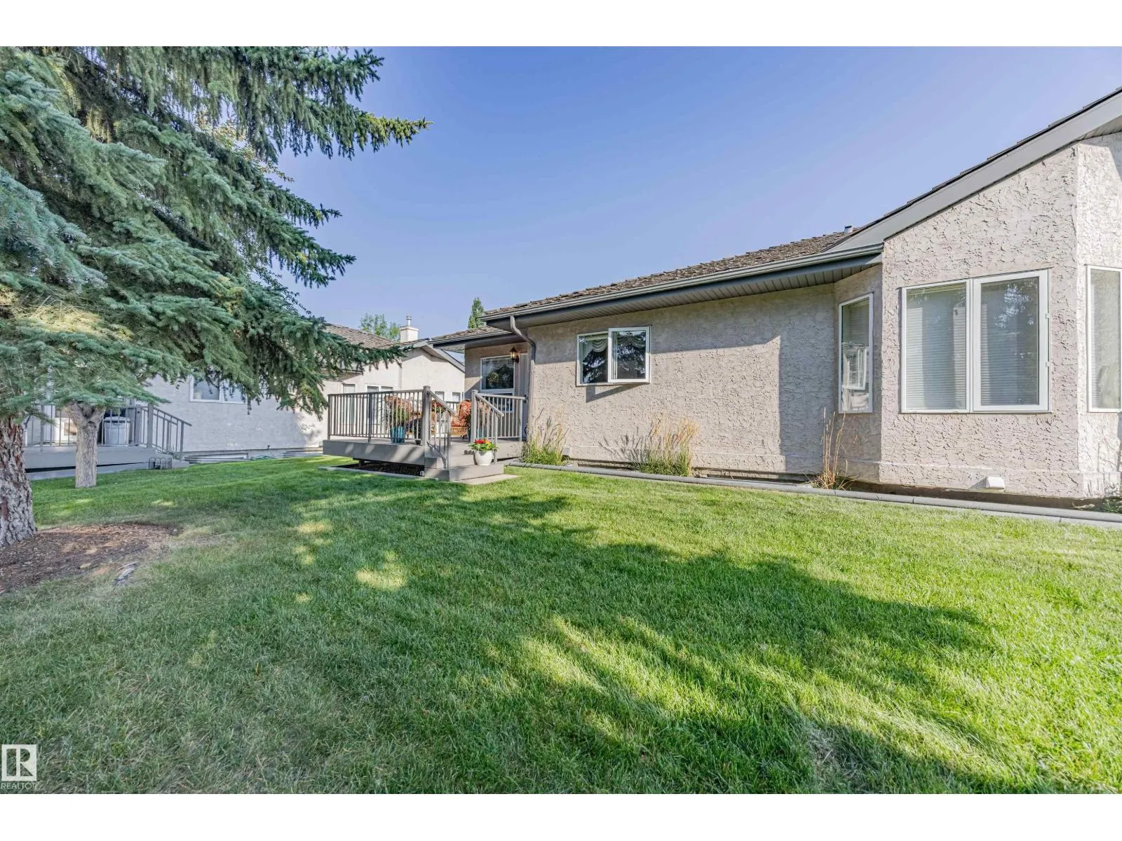 #128 215 BLACKBURN E SW