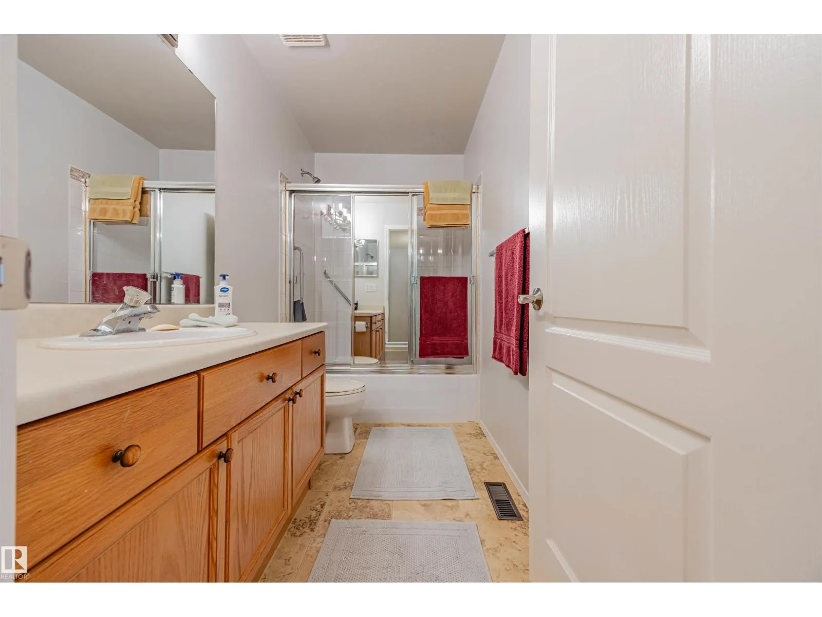 #128 215 BLACKBURN E SW