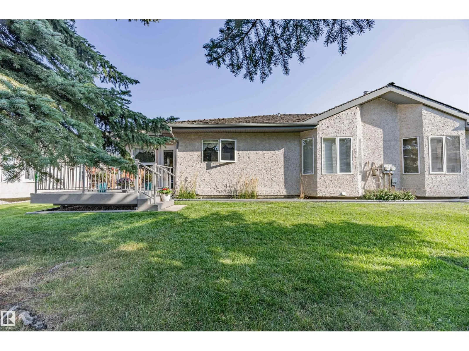 #128 215 BLACKBURN E SW