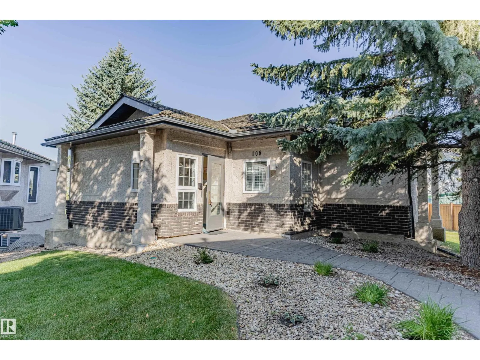 #128 215 BLACKBURN E SW