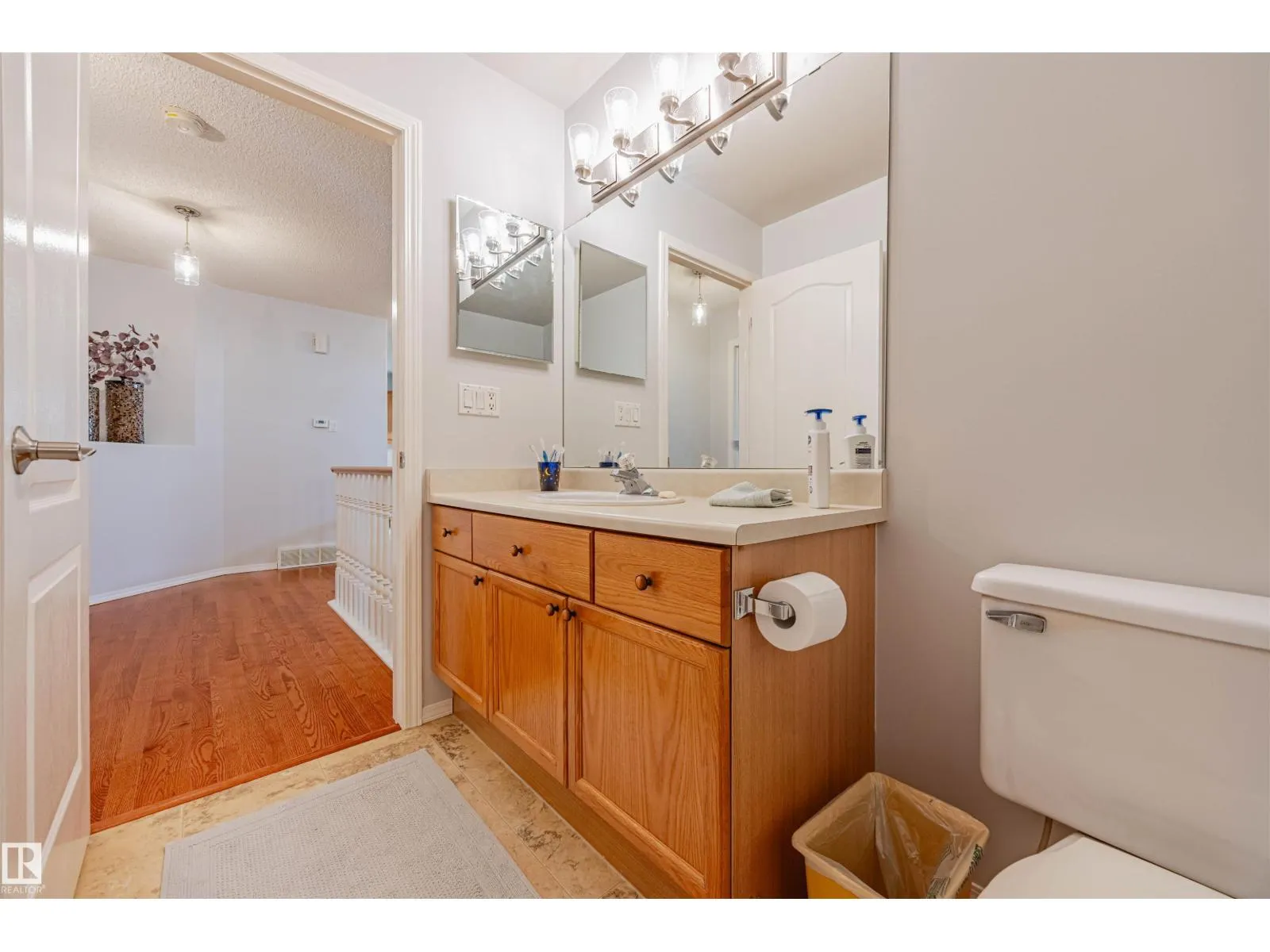 #128 215 BLACKBURN E SW