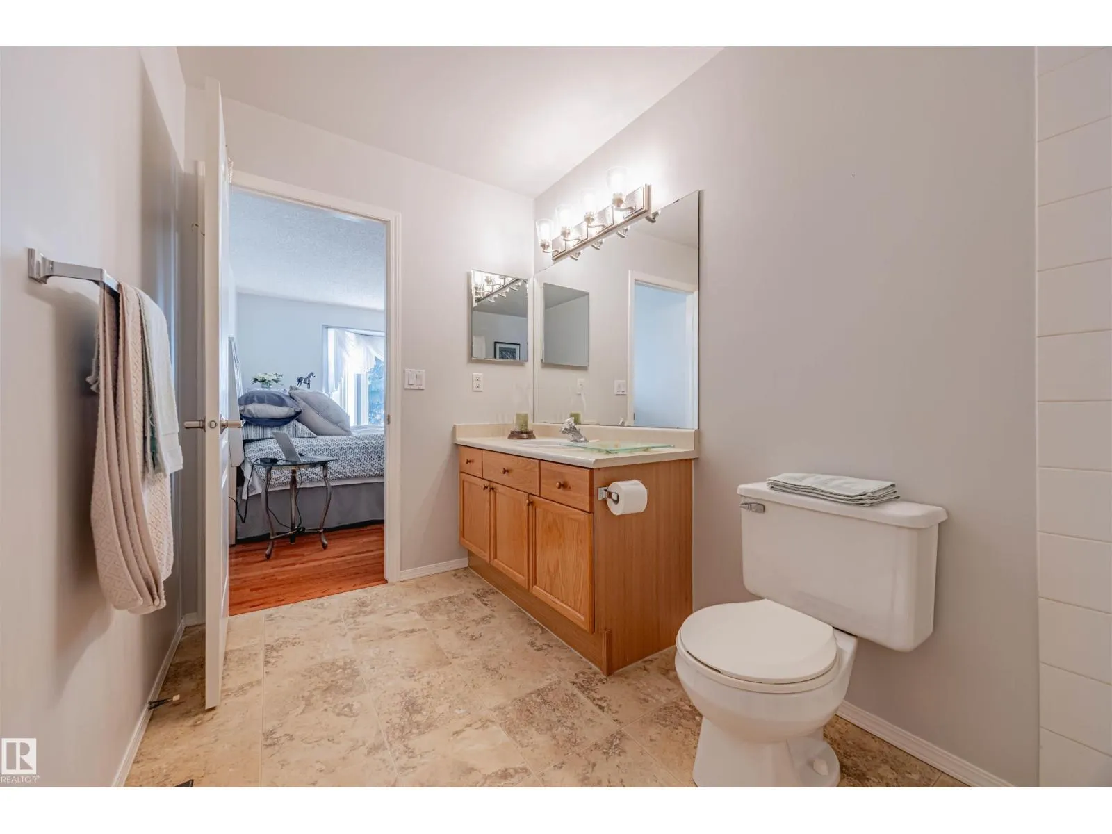 #128 215 BLACKBURN E SW