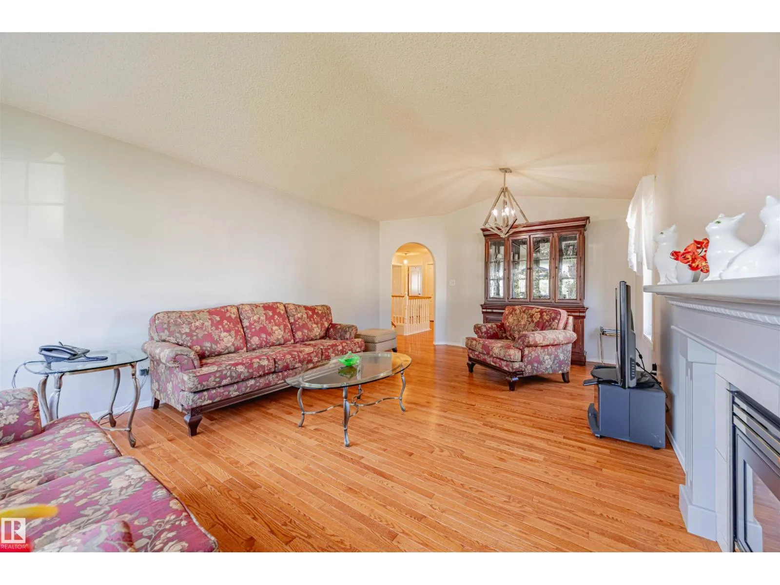 #128 215 BLACKBURN E SW