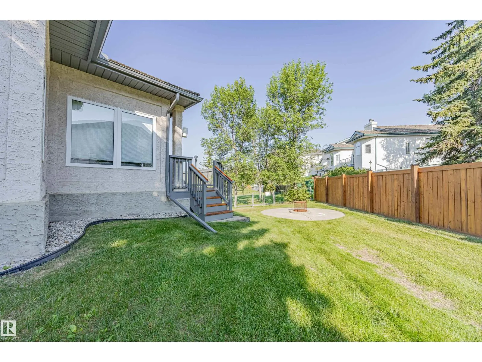 #128 215 BLACKBURN E SW
