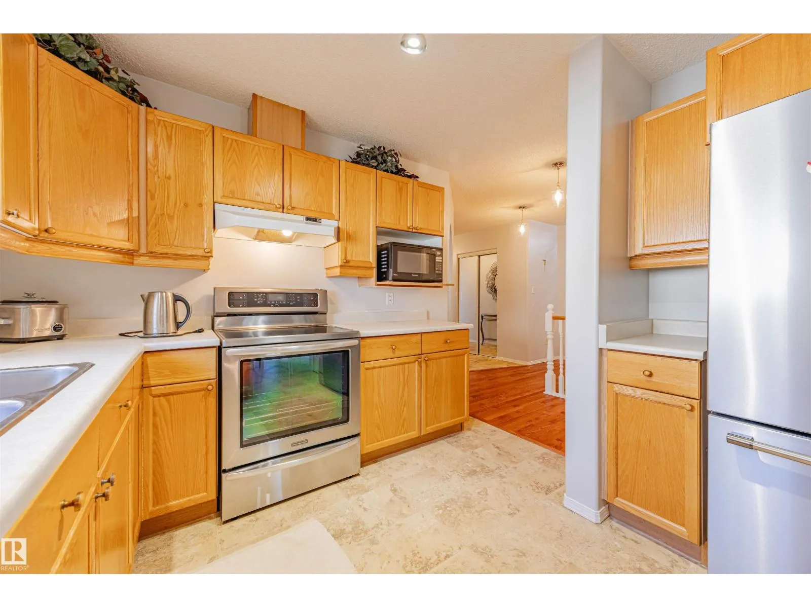 #128 215 BLACKBURN E SW