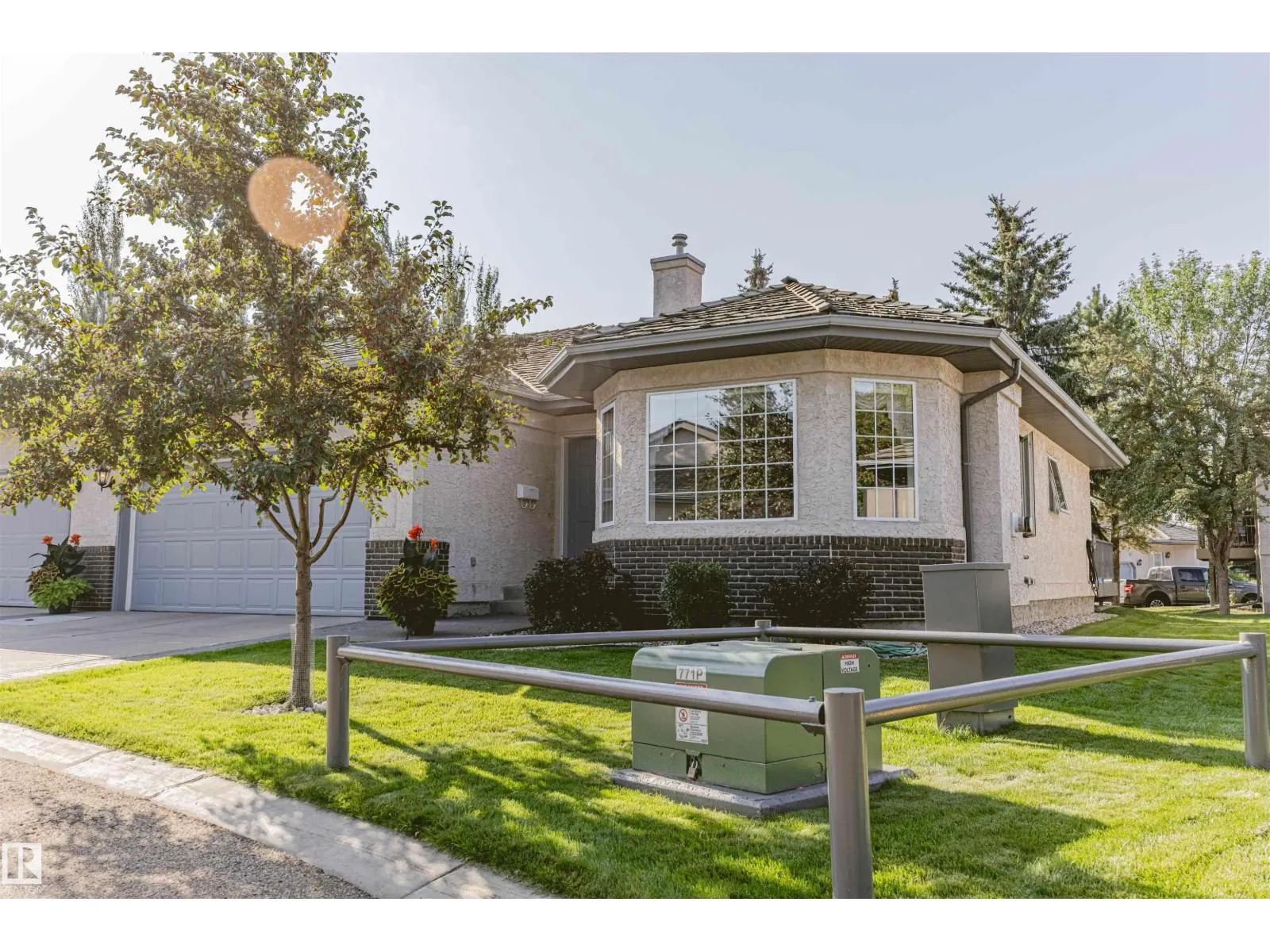 #128 215 BLACKBURN E SW