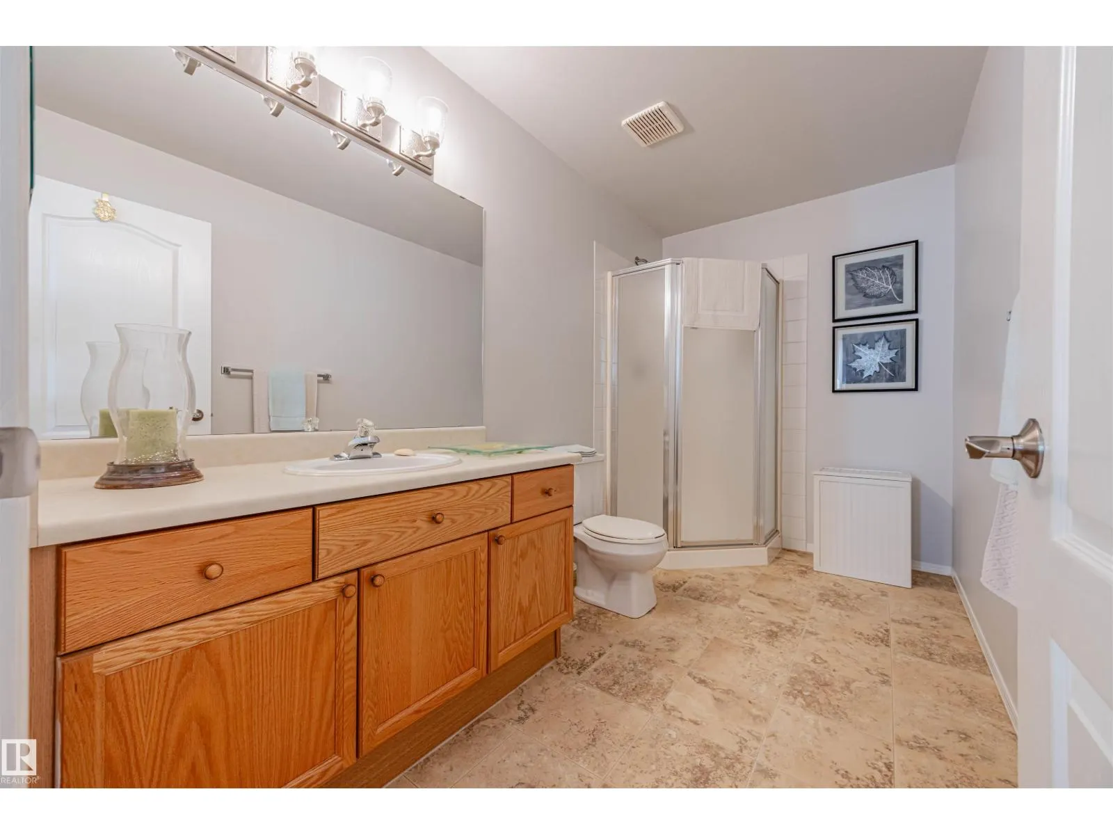#128 215 BLACKBURN E SW