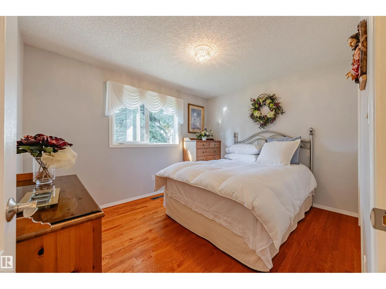 #128 215 BLACKBURN E SW