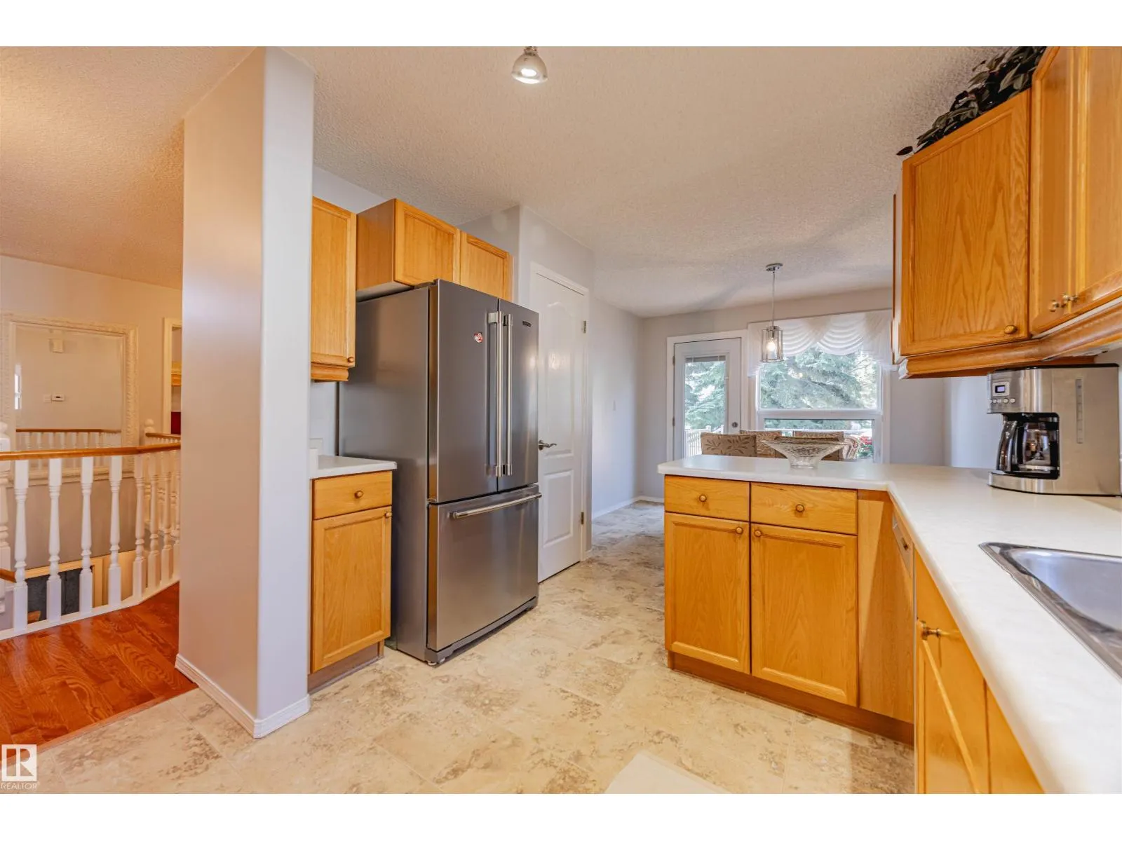 #128 215 BLACKBURN E SW