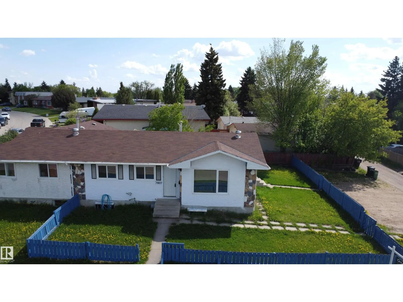 7807 36 AV NW