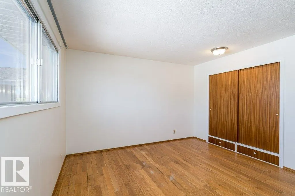 9508 147 AV NW