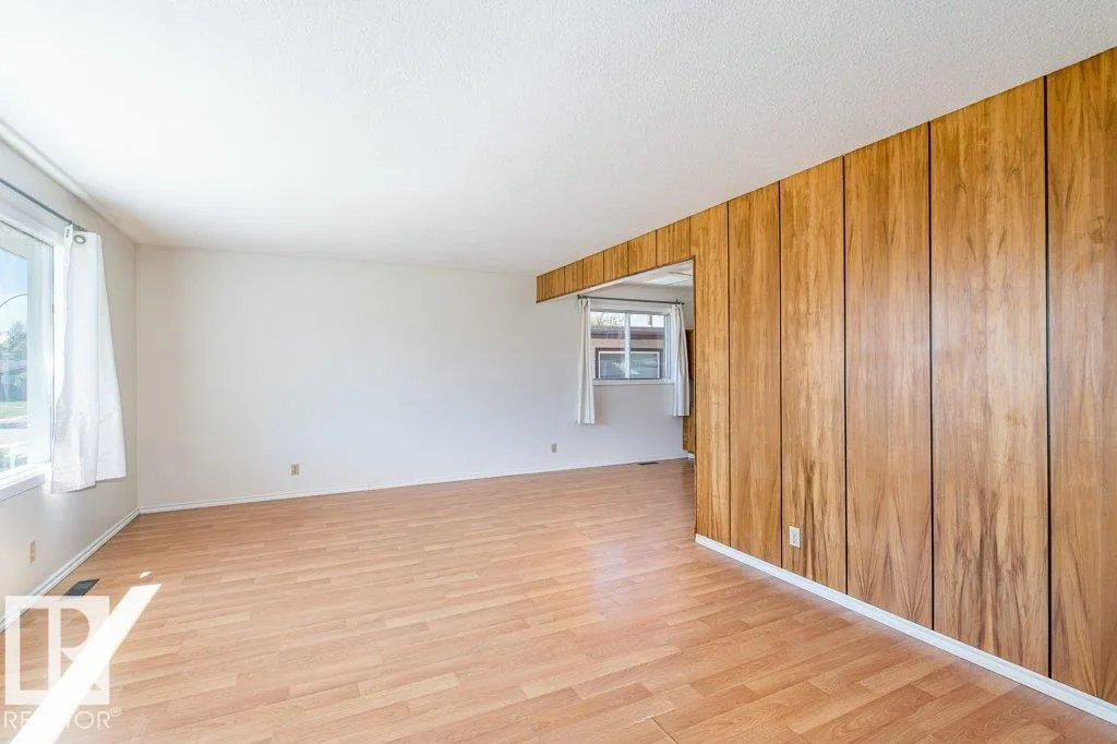 9508 147 AV NW
