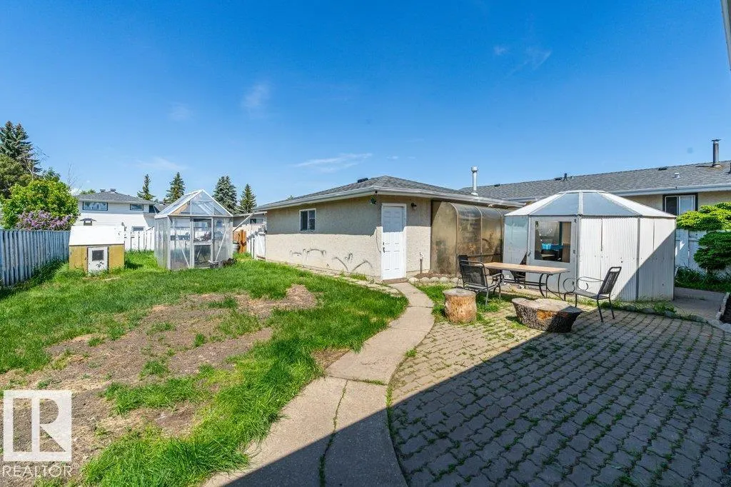 9508 147 AV NW