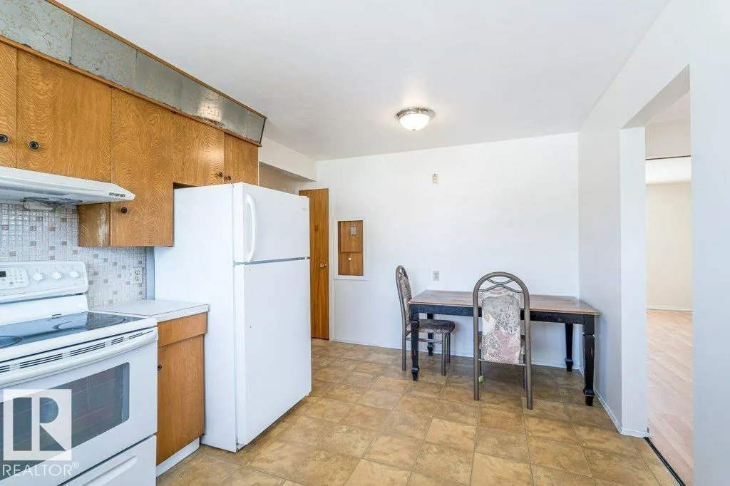 9508 147 AV NW
