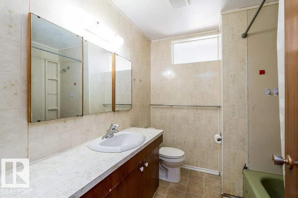 9508 147 AV NW