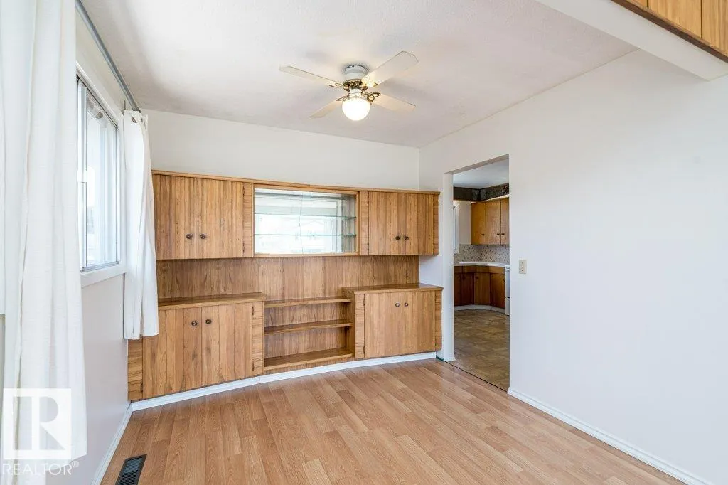 9508 147 AV NW