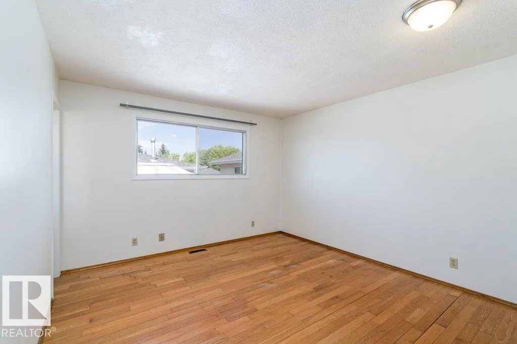 9508 147 AV NW