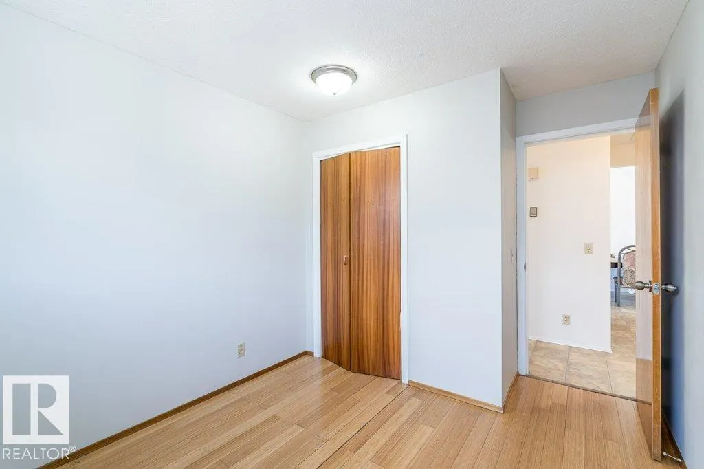9508 147 AV NW