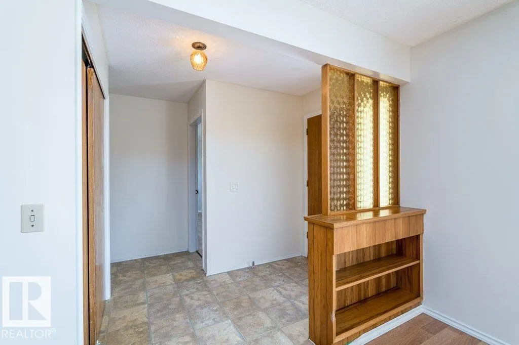 9508 147 AV NW