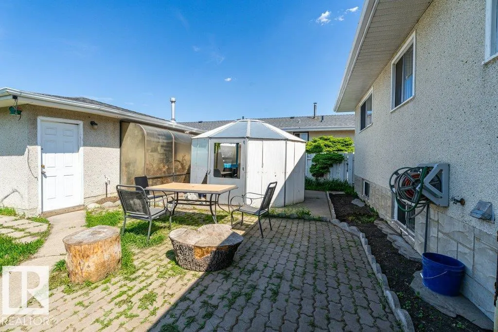 9508 147 AV NW