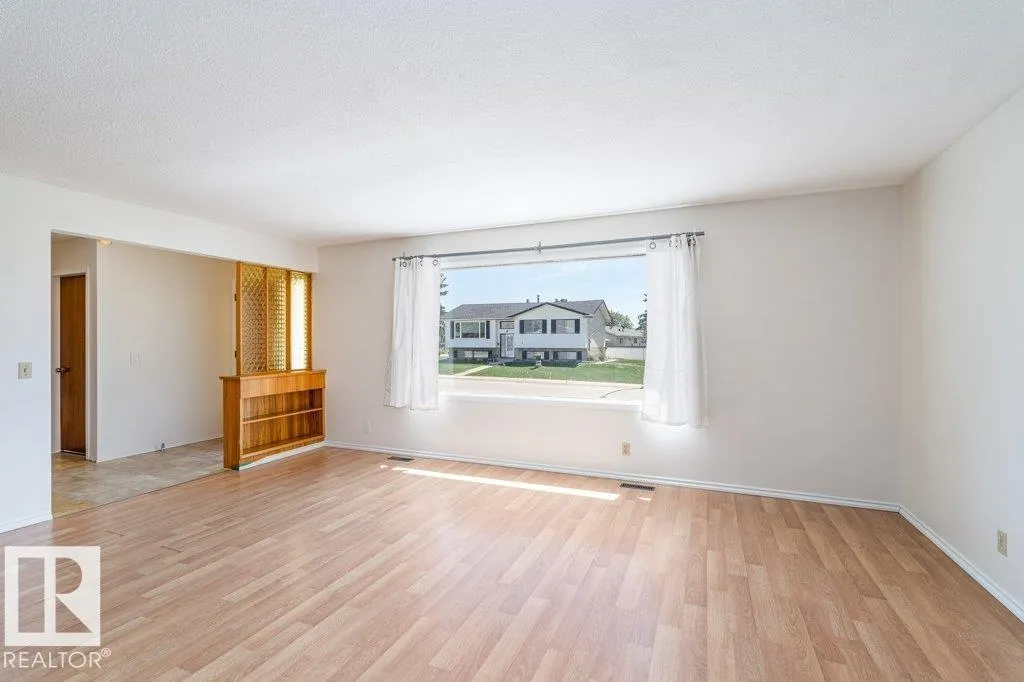 9508 147 AV NW