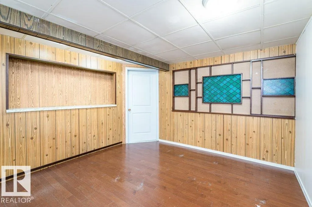 9508 147 AV NW