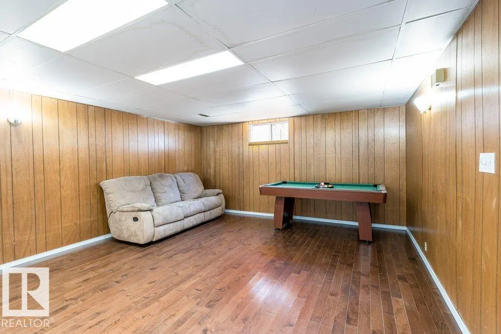 9508 147 AV NW