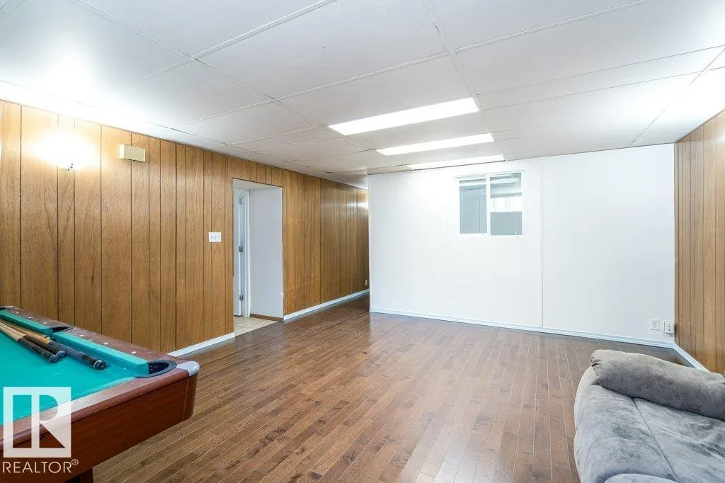 9508 147 AV NW