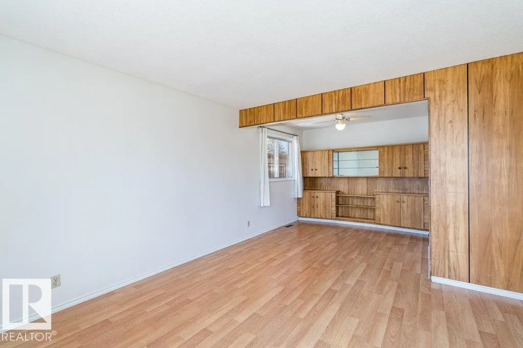 9508 147 AV NW